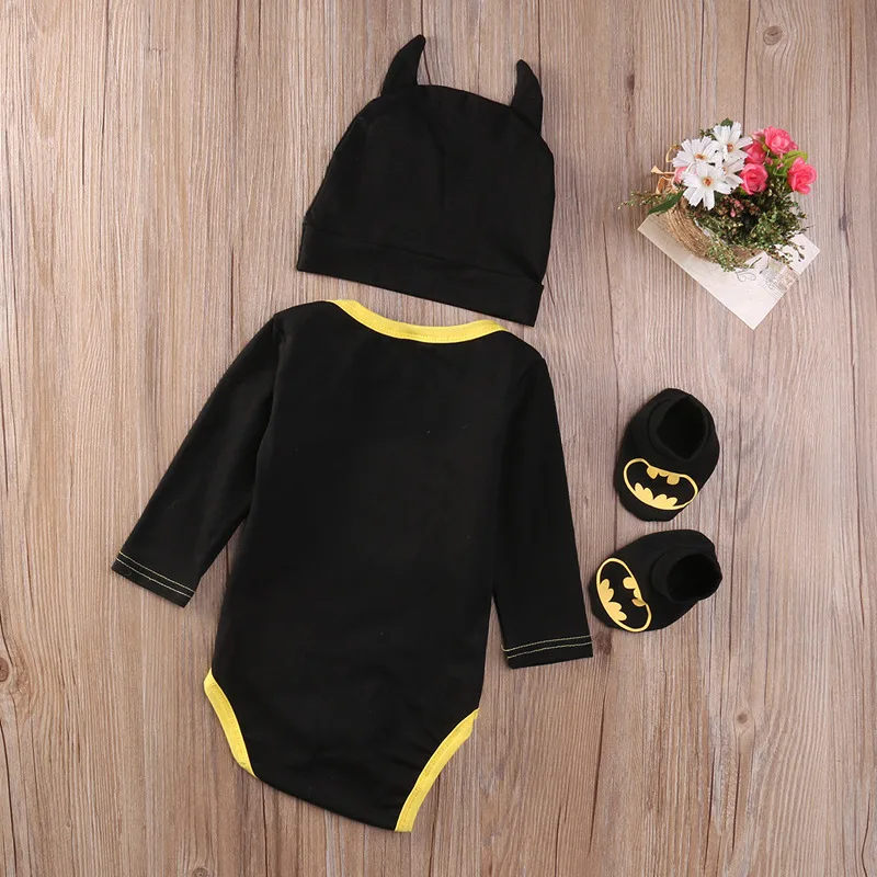 Мода года Одежда для новорожденных малышей Бэтмен хлопковый комбинезон+ Обувь+ шляпа 3 шт. комплект одежды Bebes Костюмы комплект