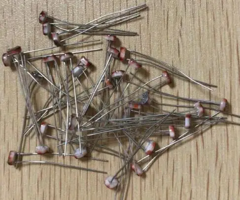 

20pcs Photo Light Sensitive Resistor Photoresistor Optoresistor 5mm LDR 5528 GL5528 ( 5516 5537 5539