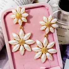Ufavoirte новые корейские милые личности простой жемчужный рисунок цветок лепесток большой нерегулярные металлические серьги гвоздики для женщин подарок