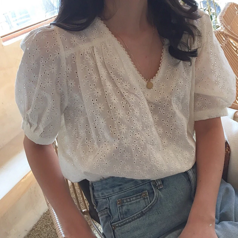 

2019 Women's Loose Lace Blouse Shirt Ladies Summer Short Sleeve Casual Top V Neck Costume Solid Clothes Fashion New Hot Sale
