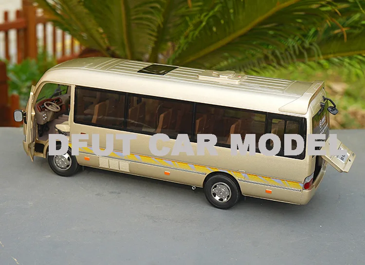 diecast 1:24 Alloy Pull Back Toy Koste BUS Car Model Of Children's Toy Cars Original Authorized Authentic Kids Toys