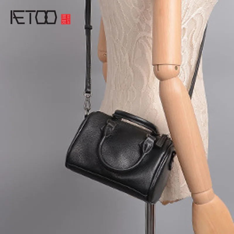 

AETOO New leather handbags simple fashion ladies Boston leather bag hand messenger bag