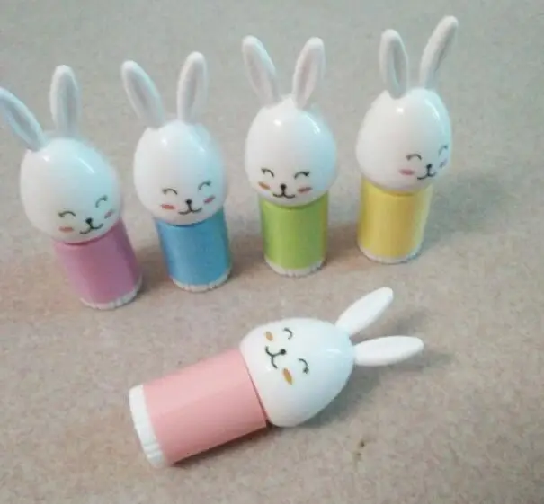 

2pcs/lot New Arrivals DIY MINI Cute Rabbit Cartoon Lipstick Tube Makeup Tool Homemade Empty Lip Balm Tube Refillable Bottles