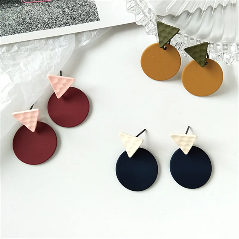 

Simple geometric circular triangle pattern earrings delicate temperament Ms color tide female earrings earrings Fashion jewelry