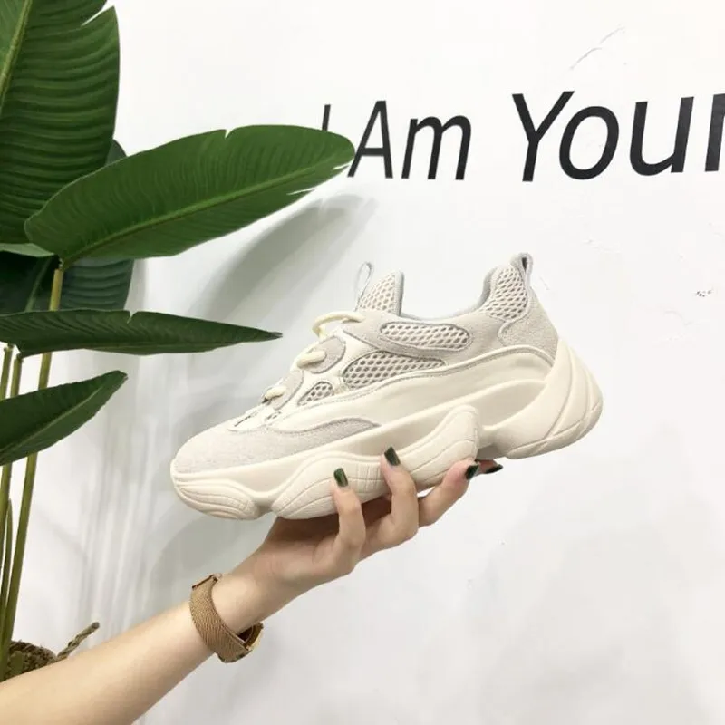 blanc Femmes Plate Sauvage 2018 Classique Blanc Cuir forme Rétro En Beige Printemps Modèles Nouveau Célibataires Été Des Chaussures Petit Occasionnels Chauds nxxvYRB