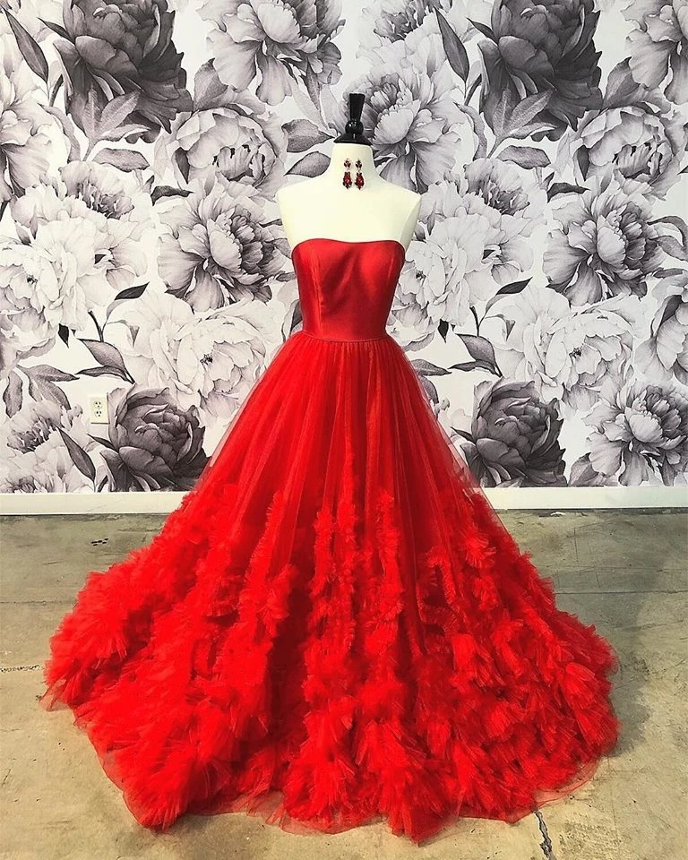 2019 платья выпускного вечера с оборками Ballgown без бретелек красные, синие многослойное длинная юбка в пол из тюля вечерние платья