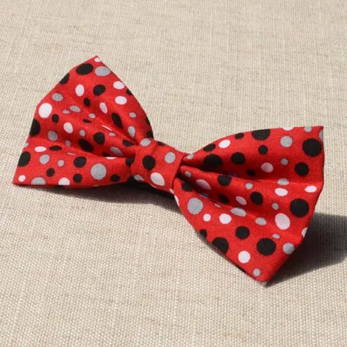 

Red dot bow tie,women bow, ties for men,wedding necktie, groomsmen ties,red butterfly, cotton fabric bow tie