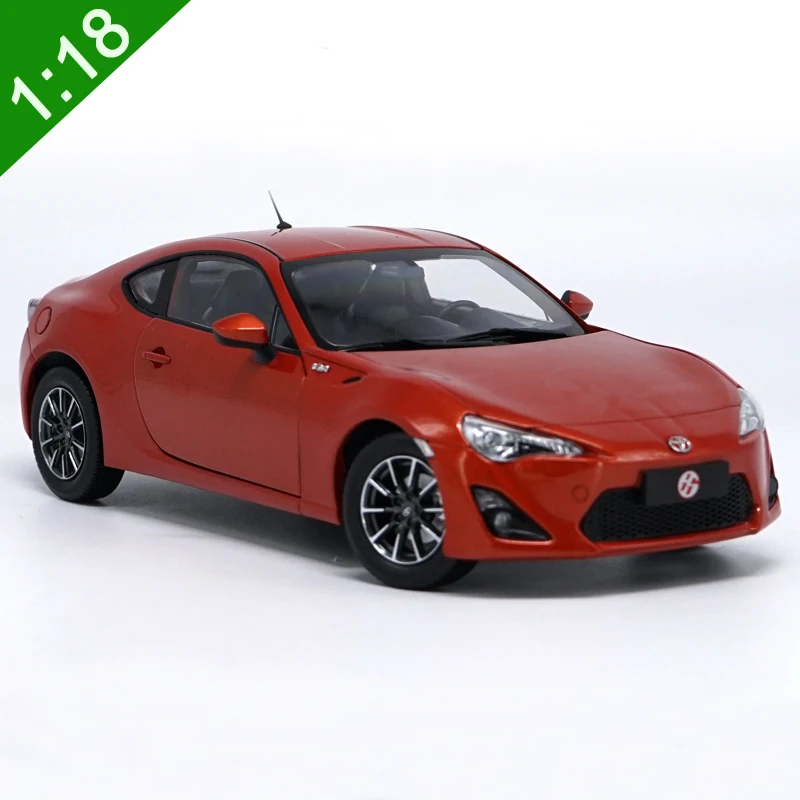 Новинка 1:18 TOYOTA GT 86 модель спортивного автомобиля из сплава красный для детей