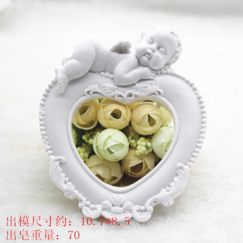 Infant Photo Frame Aromatherapy Gypsum Ornaments Silicone Soap Molds for Automobile Ventilator DIY 3D Heart Craft Pendant Mold