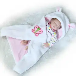 22 дюймов Новый Стиль Половина винила тела Reborn Baby Doll нежный коснулся Reborn девушка кукла с белый плащ как праздничные подарки для девочек