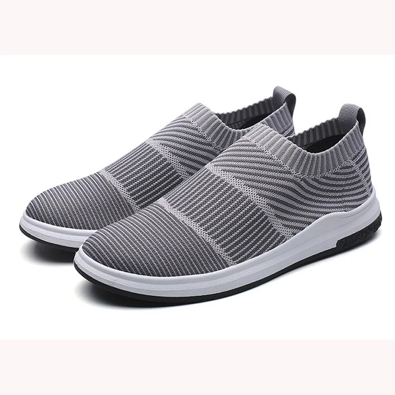 Homens Verão Sapatos Casuais Malha Respirável Moda Slip on Sapatos Leves Homens Hard Wearing Sapatos Casuais Cor Preta Hombres Zapatillas