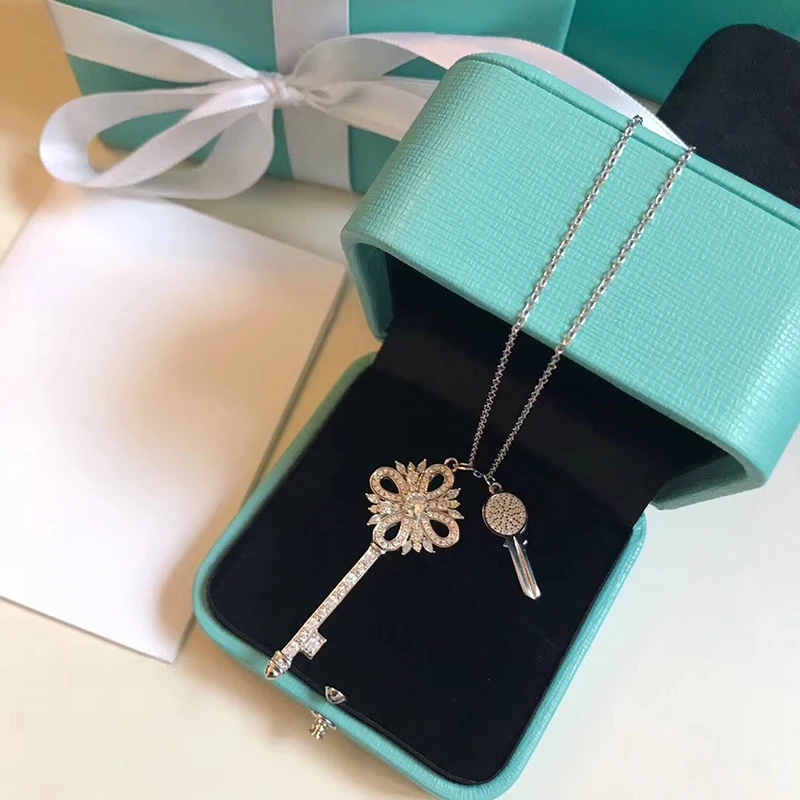 

Hot Brand Pure 925 Sterling Silver Jewelry For Women Key Neckalce Adjust Chain Necklace Flower 2.5cm Key Pendant Party Necklace