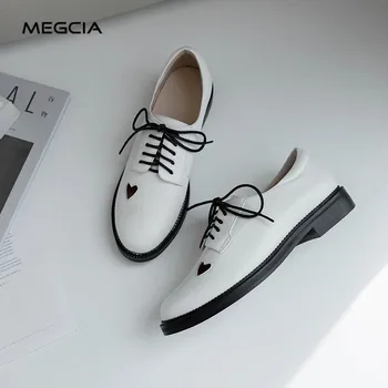 

MEGCIA 2019 British Brogue Shoes Genuine Leather Oxford Women Casual Shoes Lace Up Loafers Black White Flats Spring Autumn MC915
