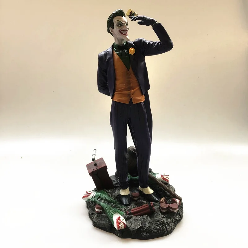 

Original DST Figurine Secondhand 26cm DC: Joker with Poker Movies Moment Action Figure with Base Collectible Model Toy