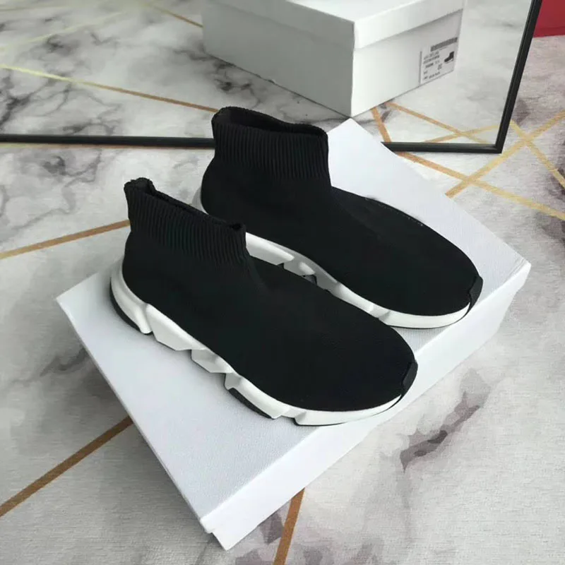 

2018 Luxury Brand Socks Shoes Breathable Cotton Fabric Casual Shoes Woman Stretch Shoes Flat bottom Leisure Boots Woman Shoes