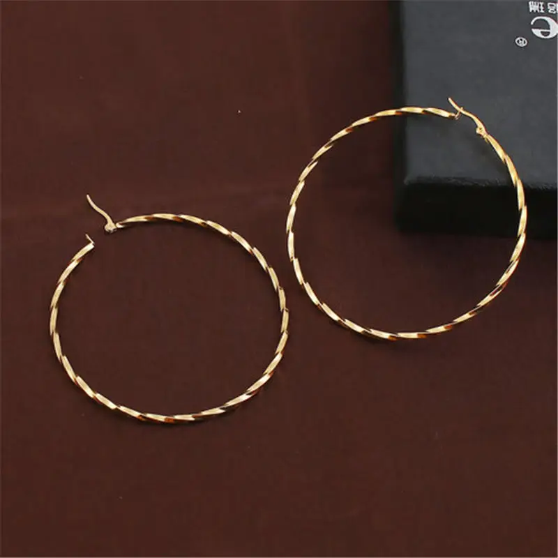 Модные серьги-кольца из нержавеющей стали золотое круговое кольцо модный подарок для ювелирных изделий 78x73 мм, размер стойки/проволоки:(21 калибр), 1 пара