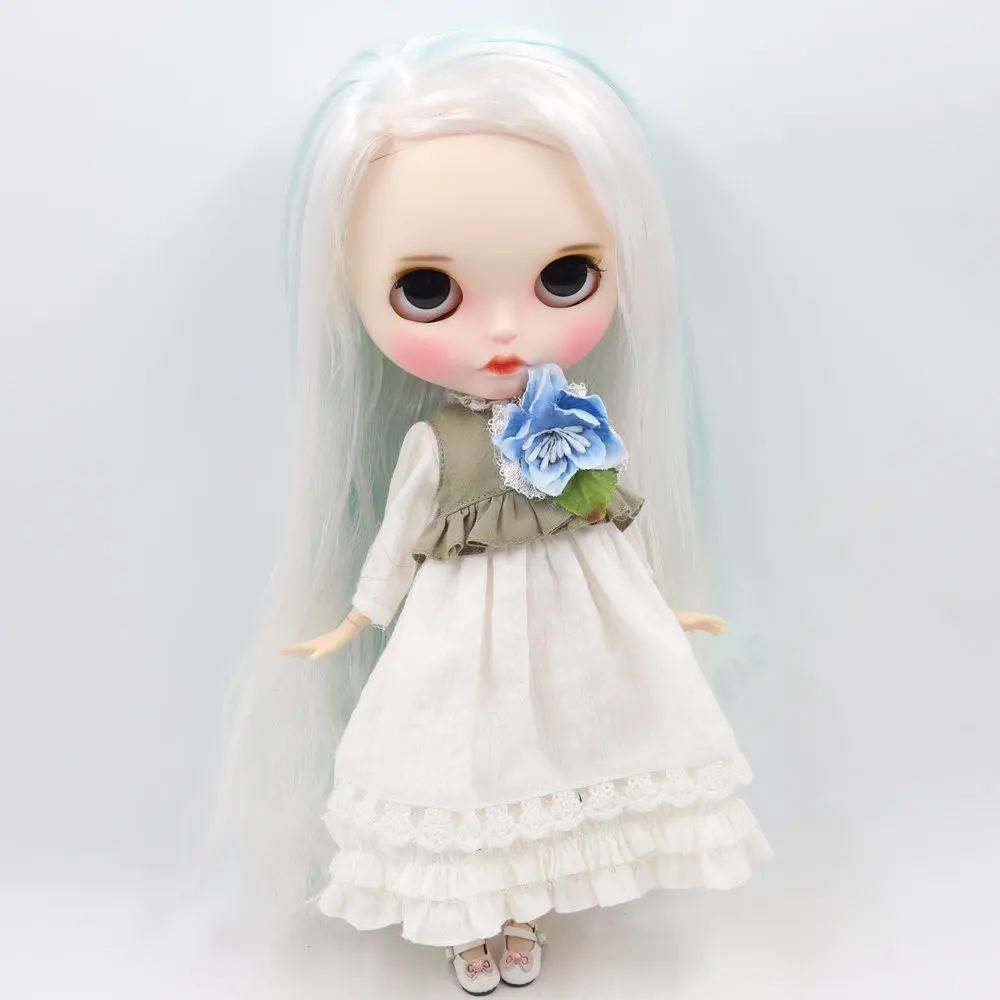 Juliette – Premium Custom Neo Blythe Doll with Multi-Color Hair, White Skin & Matte Pouty Face 4