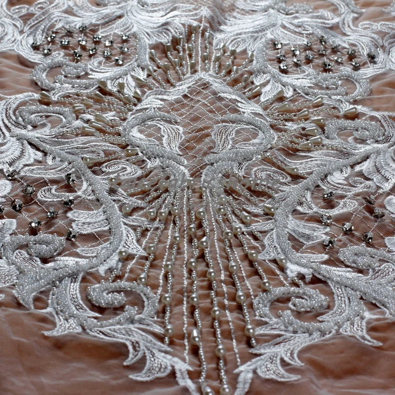 

1yard off white New fashion large pattener heavy handmade beaded with Plum blossom rhinestone wedding dress lace fabric