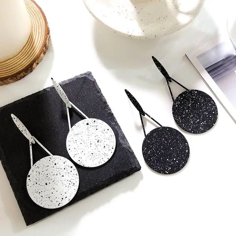 

Top Design White Black Round Drop Big Earrings Sky Elegant 2019 Fashion Jewelry Hanging Statement Earrings
