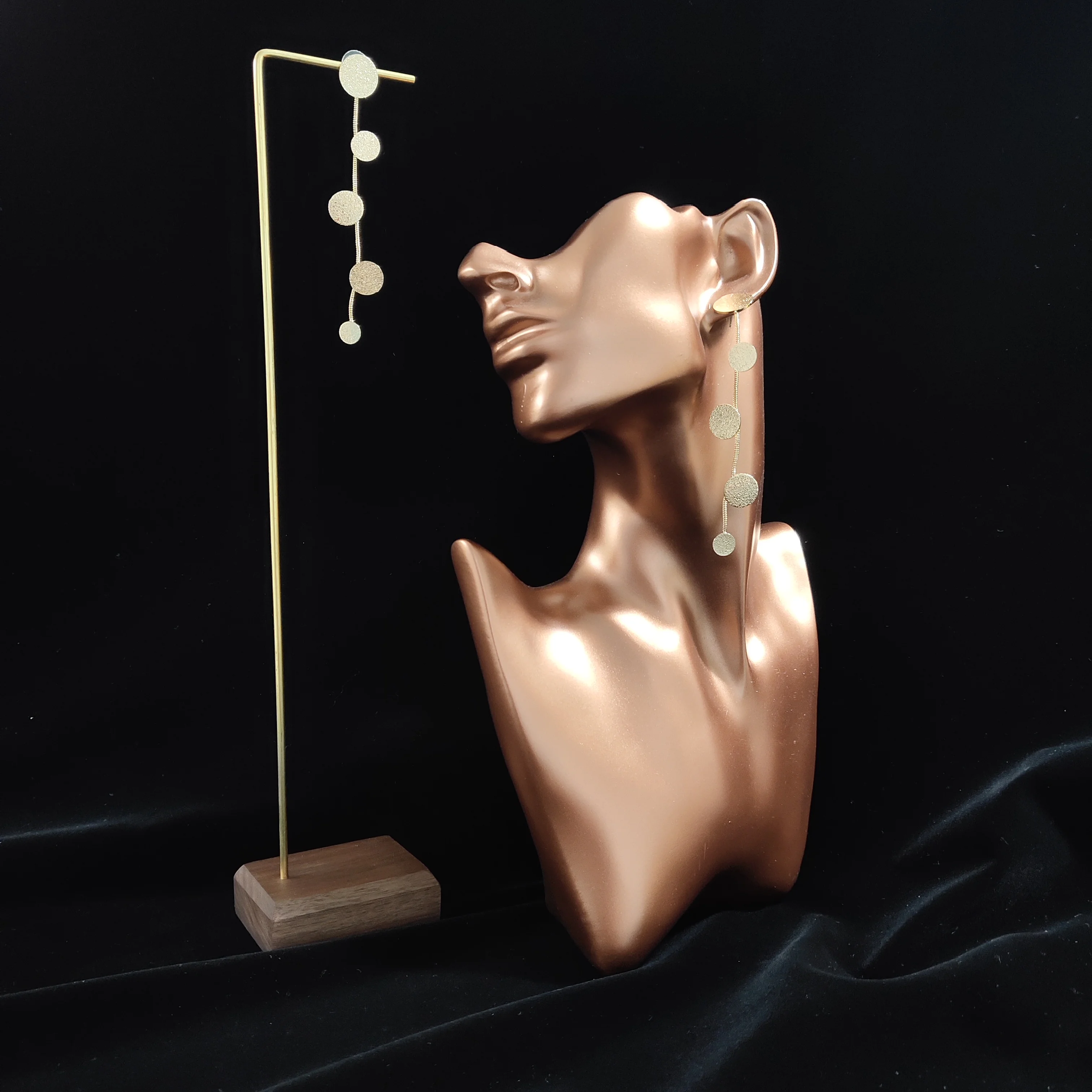 

earring