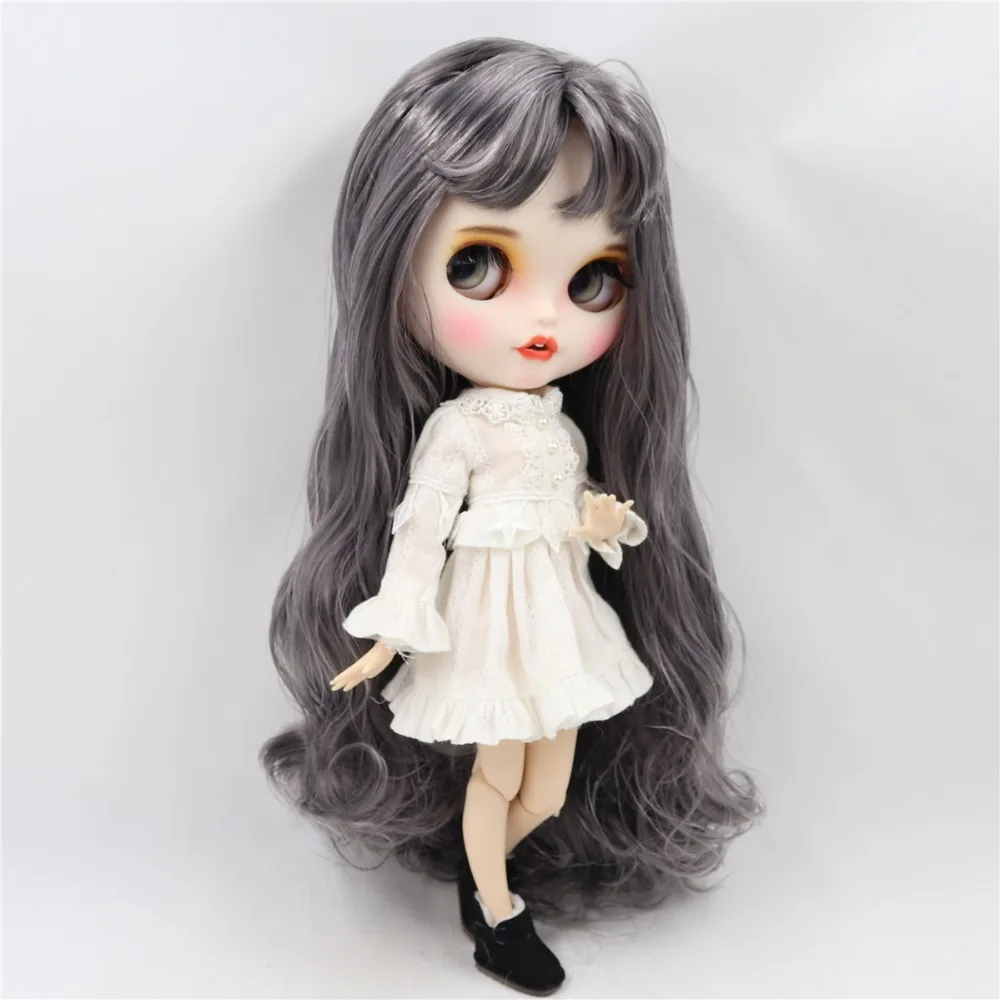 Neo Blythe Doll with Silver Hair, White Skin, Matte Smiling Face & Custom Jointed Body 2