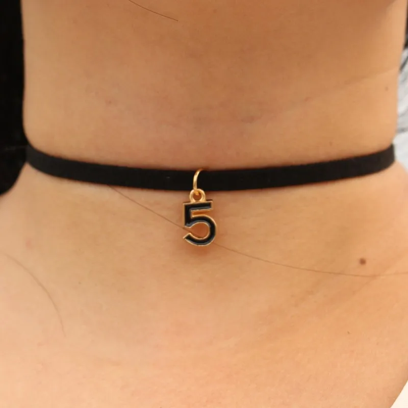 Choker-Necklaces-Women-Black-Velvet-Suede-Leather-Chain-Short-Collares-Fashion-Jewelry-Crown-Peace-Gothic-90 (2)