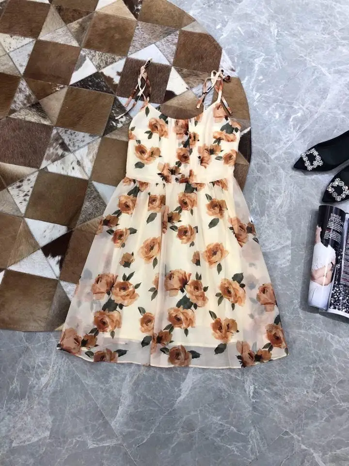 

2019 new ladies fashion printed sling waist silk dress 0527