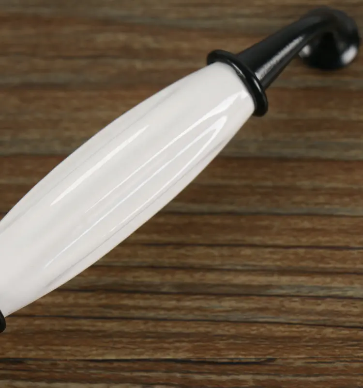 9568951693_987425292