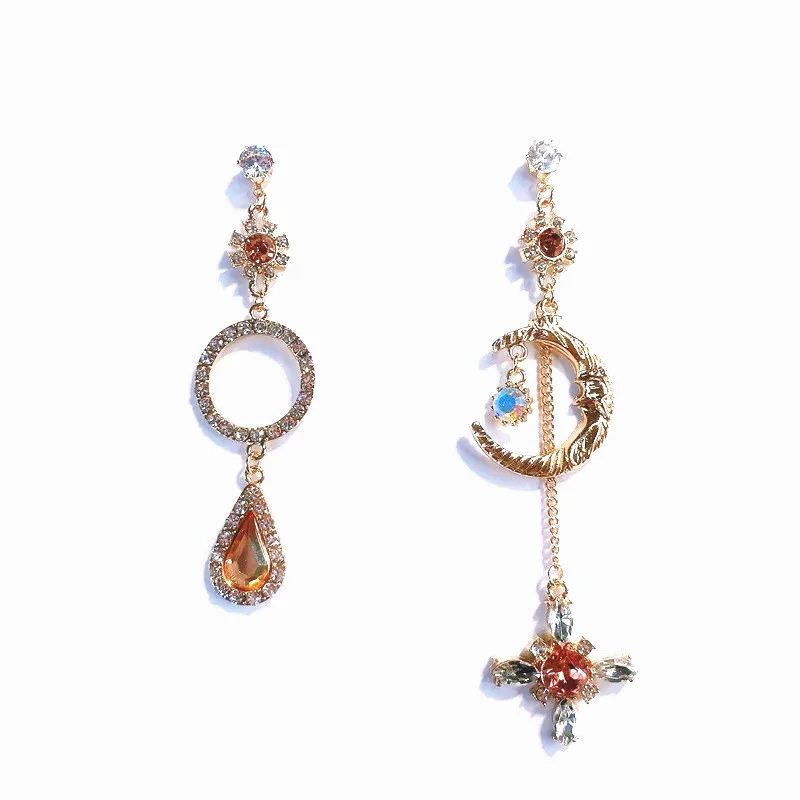 

New Fantasy 2019 Fashion Girl Star Moon Pendant Long Asymmetric Luxury Zircon Star Moon Stud Ear Clips Earless Earrings