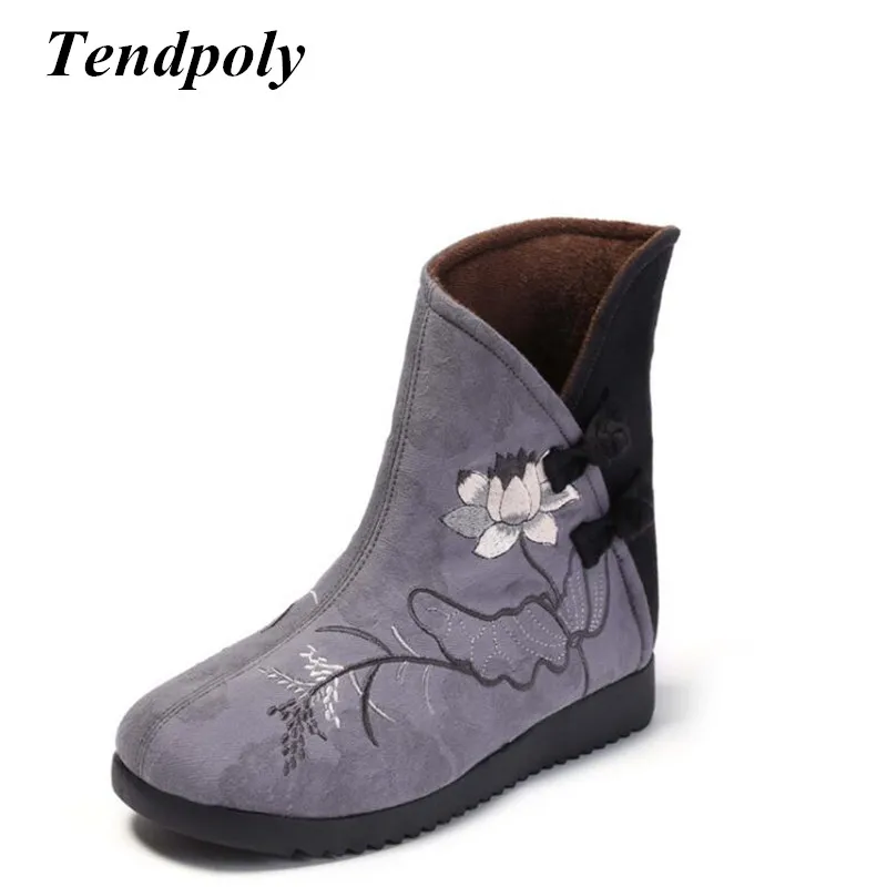 

2018 New fashion retro national wind women's boots autumn winter beautiful embroidered thick-soled best-selling Casual Booties