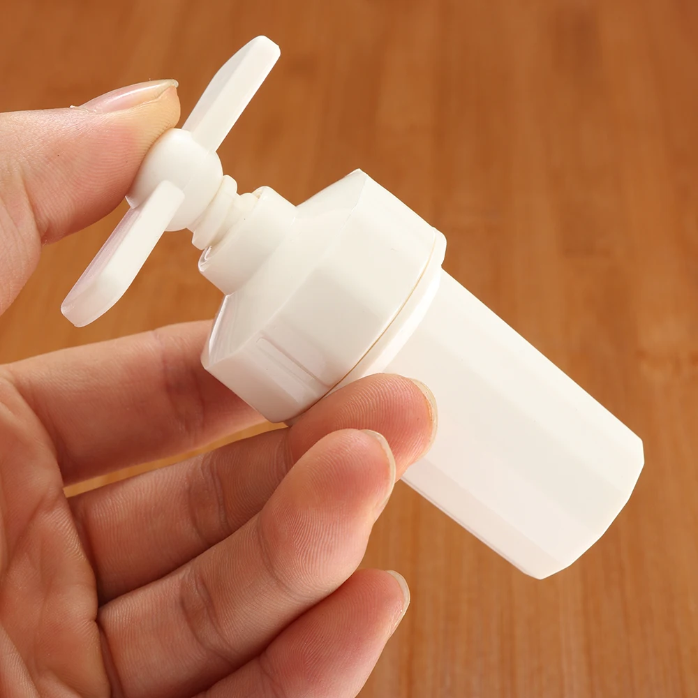 Kitchen Ginger Garlic Manual Press Twist Cutter Crusher Cooking Tool Plastic Garlic Presses Blenders Peeler Color Random