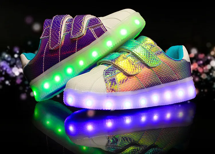 Meninos e Meninas Esportivos de Lazer Luz até 11 Outono Crianças Sapatos Led Iluminado Tênis Unisex Luminosa Cores 7ipupas 2020 12 High Quality Mamãe e Bebê