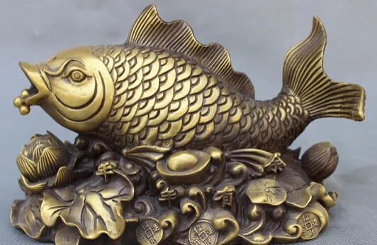 

JP S0114 Folk Chinese Bronze Carved Wealth Fish On YuanBao Coin Lotus Statue Sculpture Discount 35%