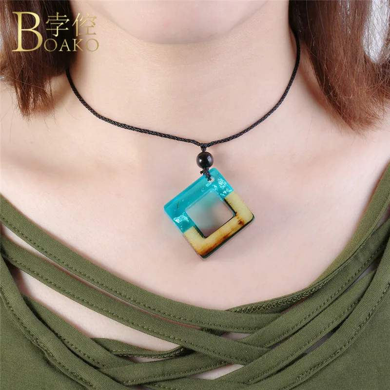 

4 Color Woodden Necklace Women Black Rope Choker Ethnic Square Long Chain Men Vintage Pendants Necklaces For Women Collares R5DF