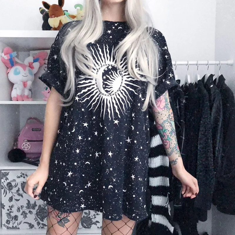 

Vintage Crescent Stars Sun outer space Print Women tshirt Casual Top Cotton Hipster T-shirt For Girls Tumblr Top Tee DropShippin