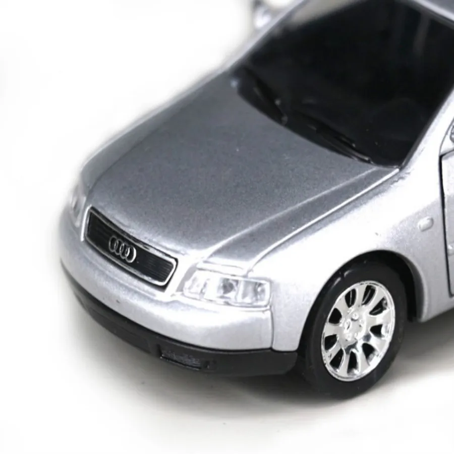 scale ho metal alloy car in architecture train layout  (3)