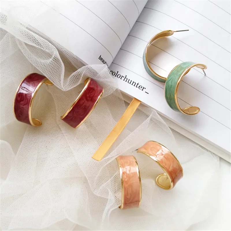 

Fashion big earrings Tide joker character C shape stud earrings female metal retro street snap stud earrings for women jewelry