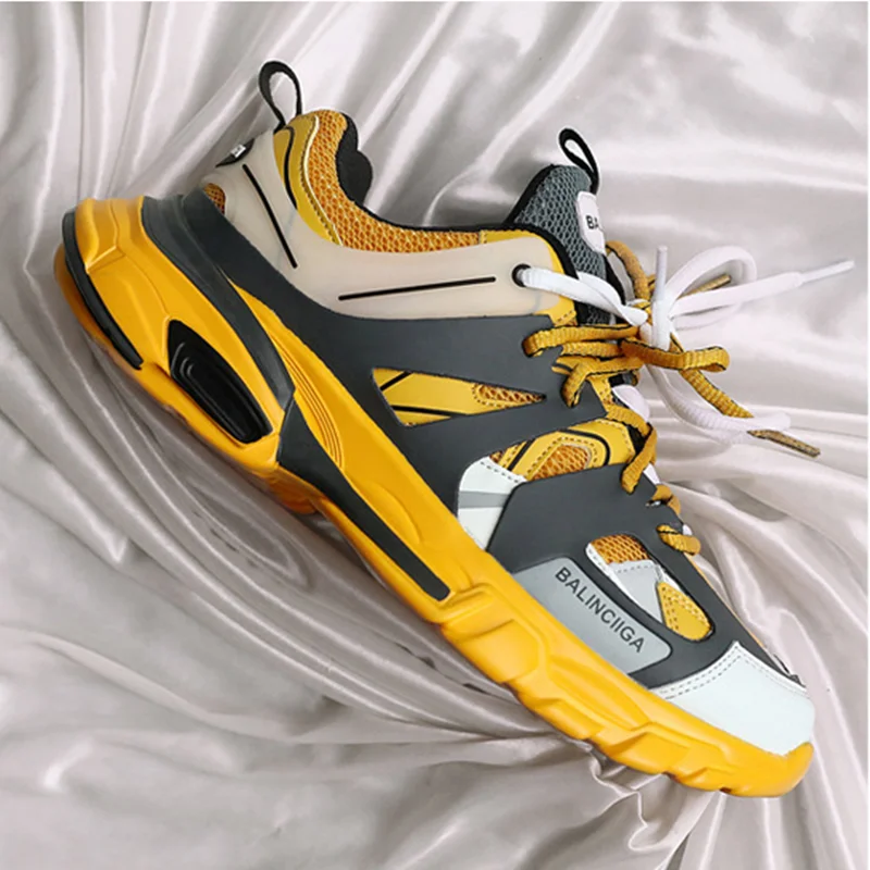 

2019 Triple-S Red Mens Running Kanye Shoes Man Walking High Top Sneakers Tenis Boost VAPORMAX 2.0 Big-size Balenciaca Yeezys