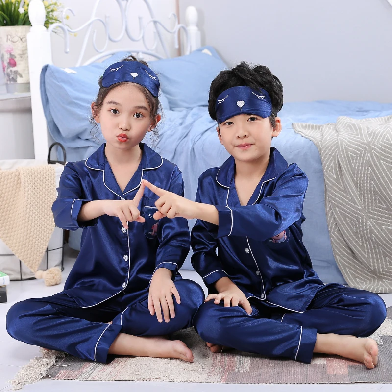 В году, осенне-зимний детский пижамный комплект из шелка для мальчиков, пижамы для детей, одежда для сна Девушки Красочные пижамы и маска глаз