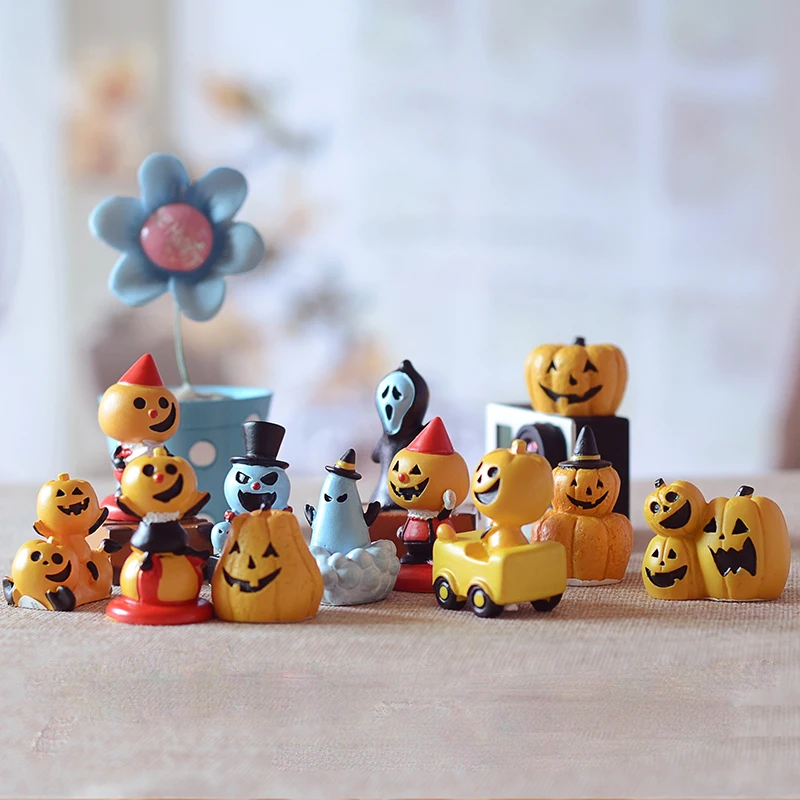 3 Piece Miniature Halloween Figurinesin Statues & Sculptures from Home