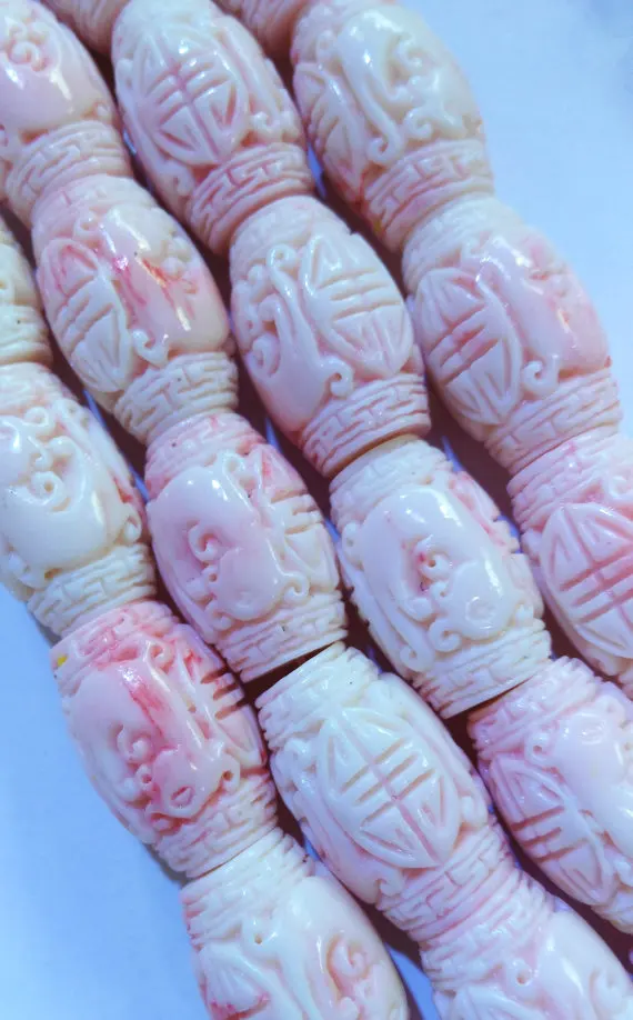 

wholesale camero conch queen shell gergous barrel rice column cube botle carved charm beads 10-25mm full strand