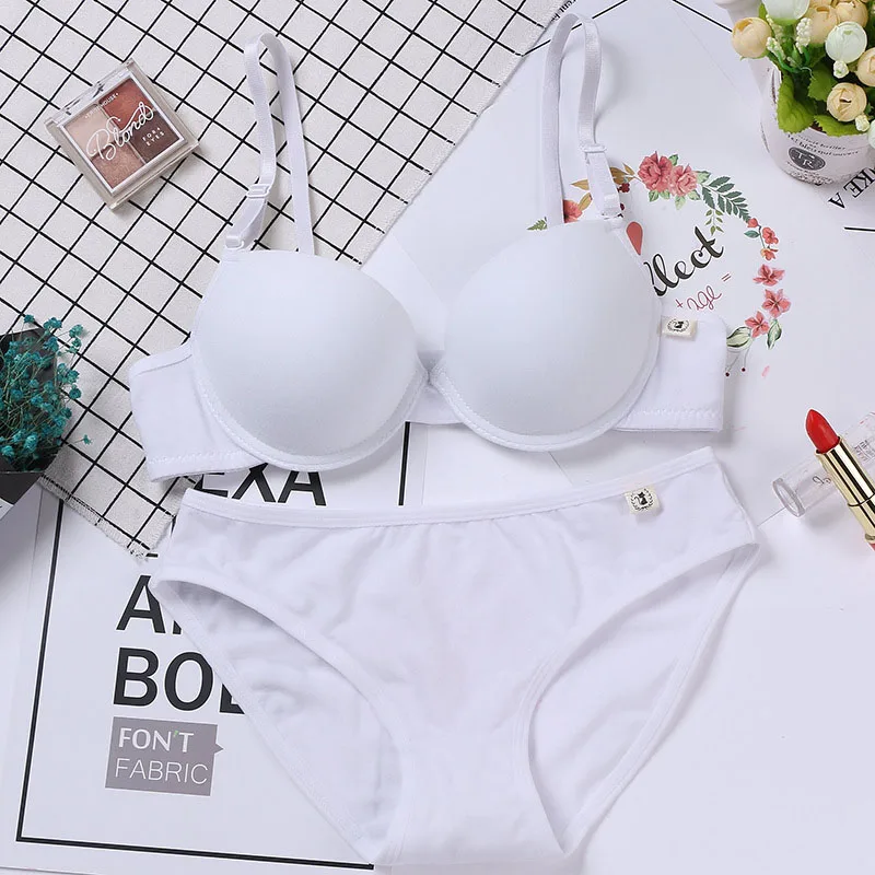 

2019 thin mold cups gathered cotton girl underwear bra set Japanese sweet two rows of buckle soft steel circle student bra woman