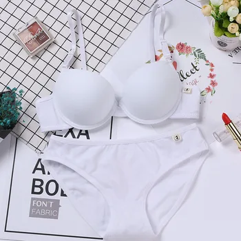 

2019 thin mold cups gathered cotton girl underwear bra set Japanese sweet two rows of buckle soft steel circle student bra woman