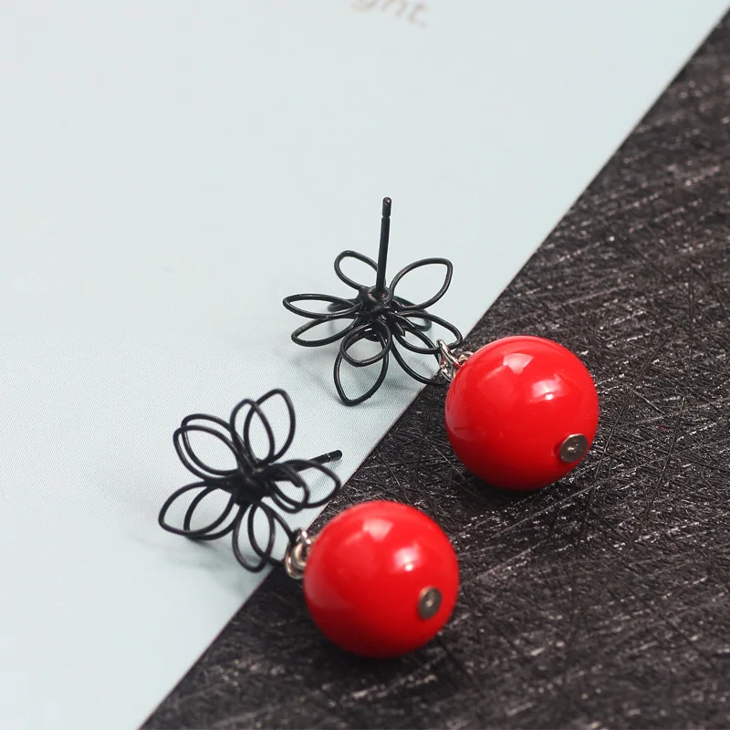 

Simple Openwork Lotus Beads Earrings Temperament Earrings Personality Ear Ornaments Factory Direct Specials S209