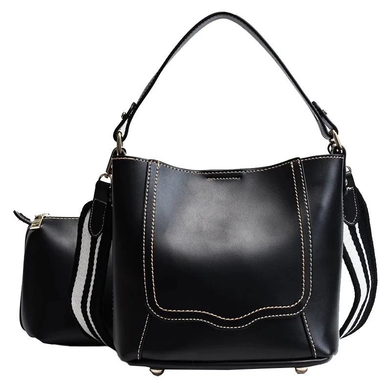 

Women's Shoulder Messenger Bag Europe and America Fashion Oil Wax Bucket Wild Tote Bag