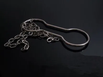 

Chain Shackle Escape Handcuff Escape - Silver Color Magic Tricks Stage Close-up Street Accessories Gimmick Comedy Mentalism