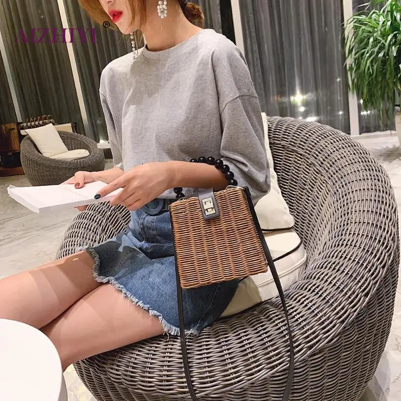الإناث الأزياء عارضة الخوص المنسوجة شنطة كتف الصيف الشاطئ النساء السيدات الخرز صغيرة رسول Crossbody أعلى-حقائب بيد