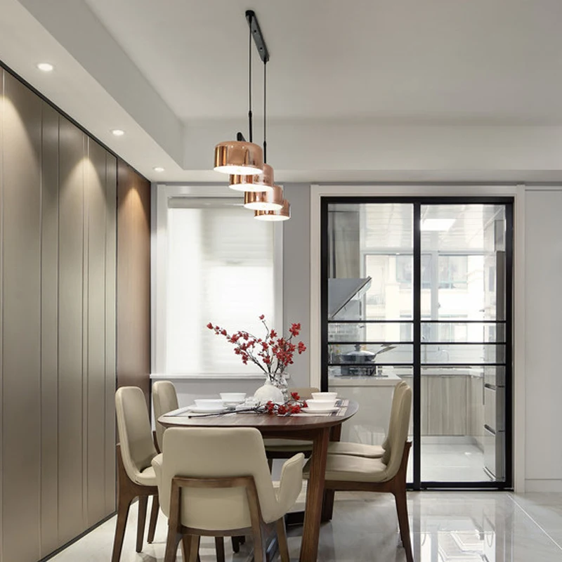 الروتاري مطعم ، الثريا ، الهواء الجدول ، أربعة الطعام غرفة مصابيح ، بسيطة دراسة الزجاج ، طاولة طعام مصابيح والفوانيس.