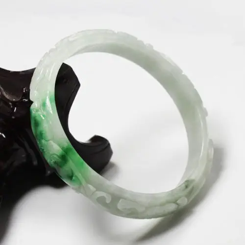 

2938 NATURAL BEAUTIFUL HAND-CARVED GREEN JADEITE JADE GEMS BANGLE BRACELET