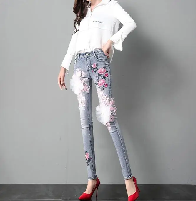 

Women's Korean Fashion Flower embroidery Slim Jeans Female Sexy Slim Jeans Plus Size Pencil Pants TB637